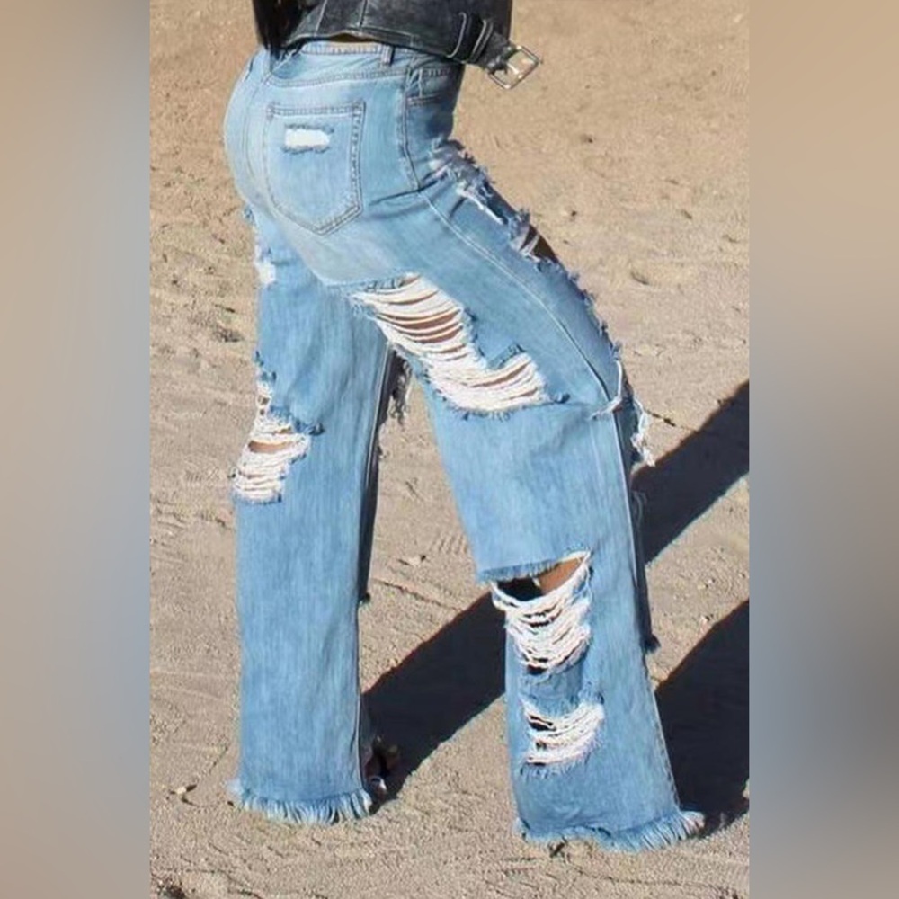 Distressed High-Rise Jeans – Sizes 7 | 100% cotton